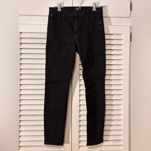 Gap women’s size 29 Black true skinny jeans